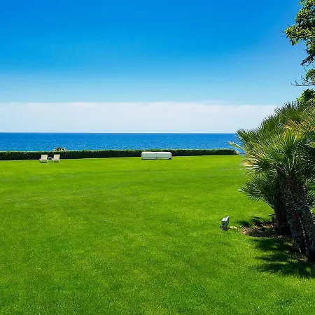 Willa Exclusive With Private Swimming Pool That Enjoys A Splendid Seafront View *